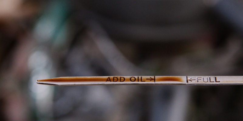 the oil mark is at the minimum level in the dipstick